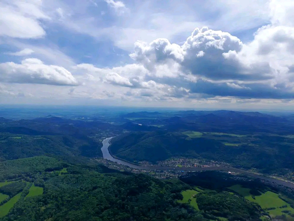 17 - Krásné pohledy na Ústí nad Labem a krajinu kolem UL z výška - PG