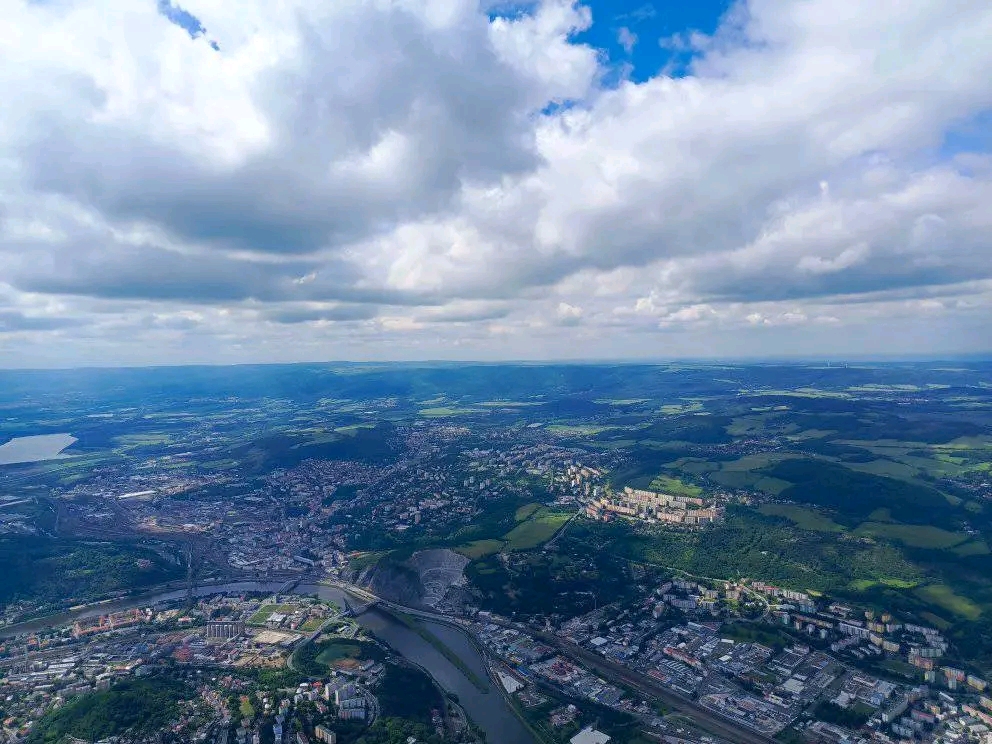18 - Krásné pohledy na Ústí nad Labem a krajinu kolem UL z výška - PG
